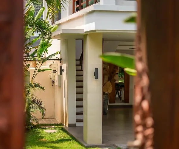 Lisy - Spacious 4br With Large Swimming Pool