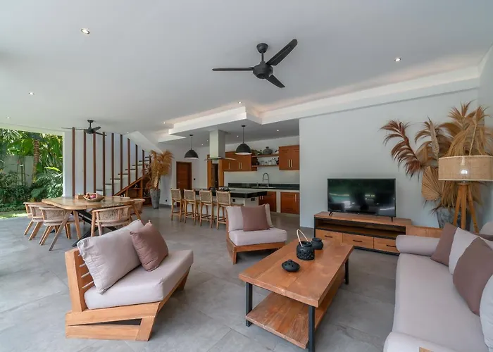 Lisy - Spacious 4br With Large Swimming Pool Villa