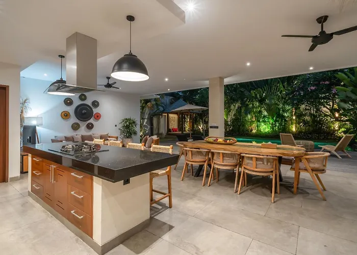 Lisy - Spacious 4br With Large Swimming Pool Villa *