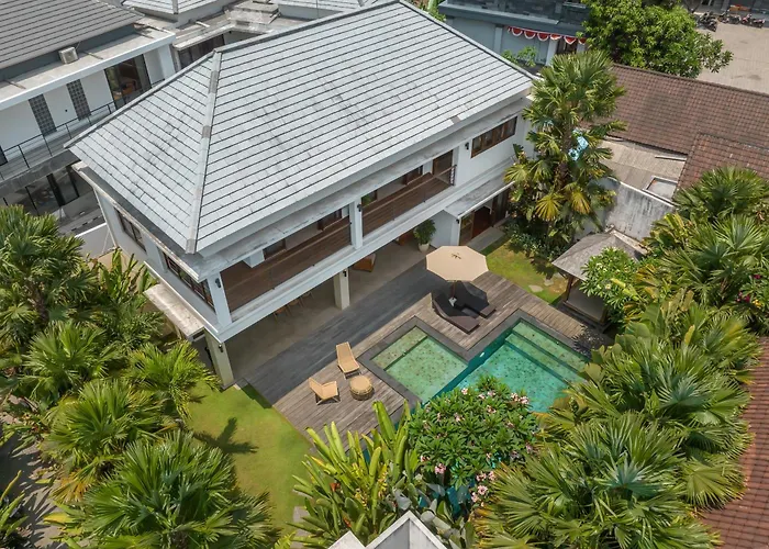 Lisy - Spacious 4br With Large Swimming Pool Canggu (Bali)
