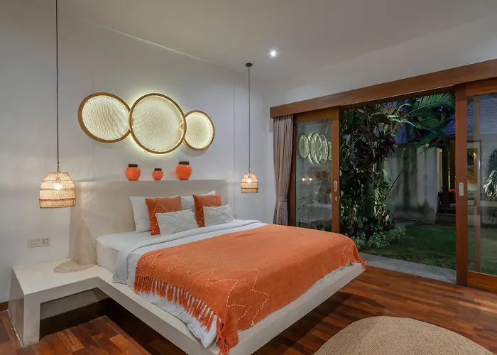 Lisy - Spacious 4br With Large Swimming Pool Villa *