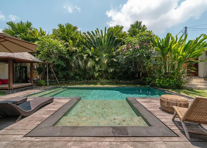 Lisy - Spacious 4br With Large Swimming Pool Villa Canggu (Bali)