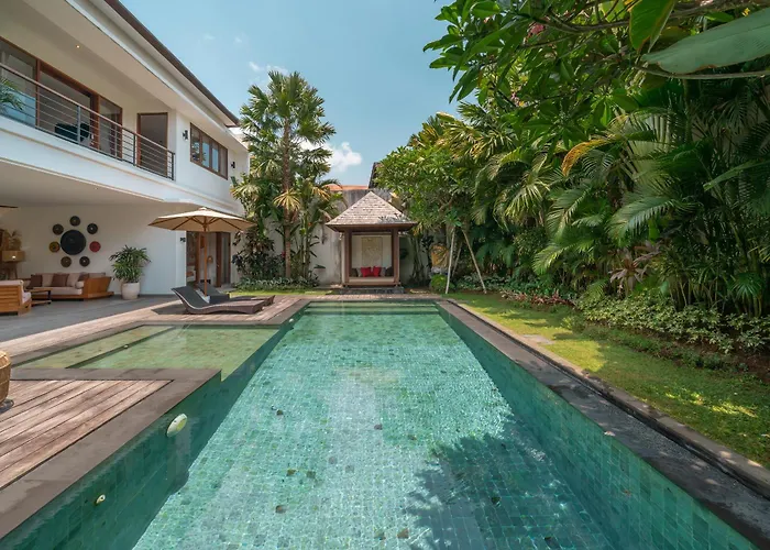 Lisy - Spacious 4br With Large Swimming Pool Villa