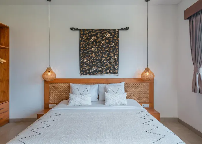 Villa Lisy - Spacious 4br With Large Swimming Pool Canggu (Bali)