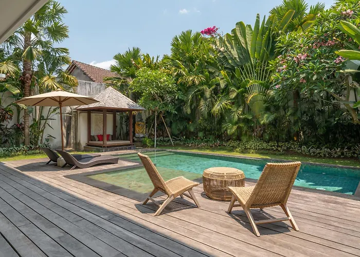 Lisy - Spacious 4br With Large Swimming Pool *