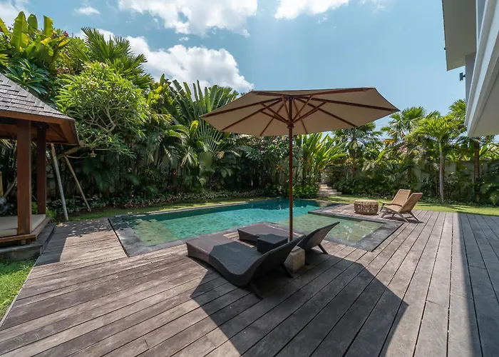 Lisy - Spacious 4br With Large Swimming Pool Villa *
