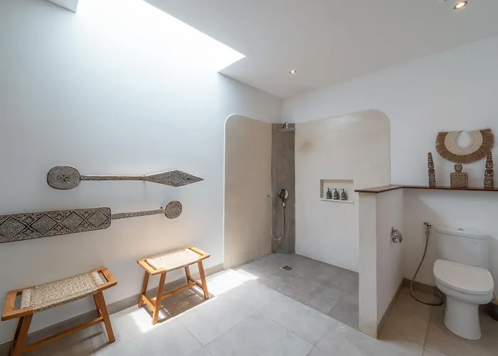 Lisy - Spacious 4br With Large Swimming Pool * Canggu (Bali)