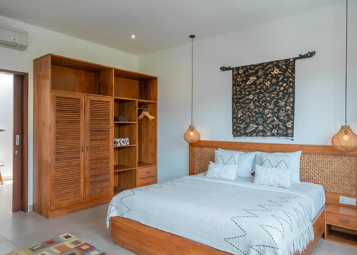 Villa Lisy - Spacious 4br With Large Swimming Pool Canggu (Bali)